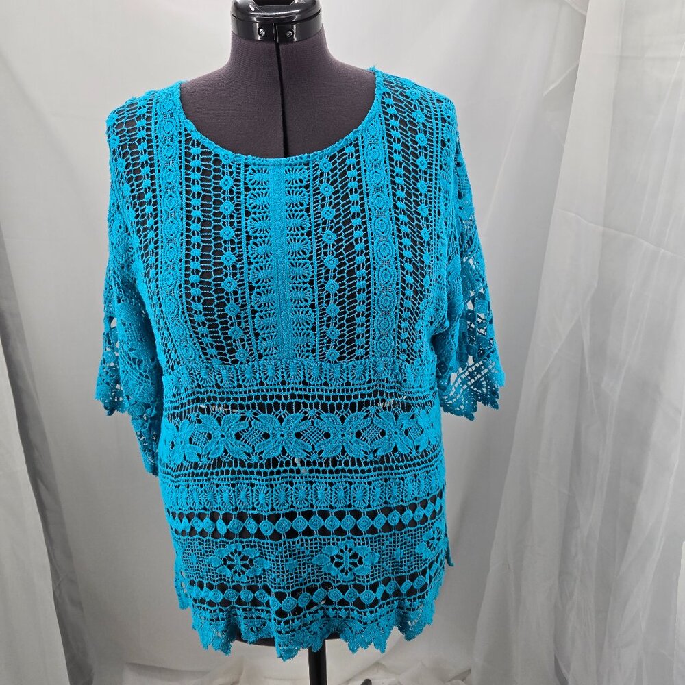 810-43 Chico’s Turquoise Blue Lace Hi-Low Sweater Size 2 (Large 12)